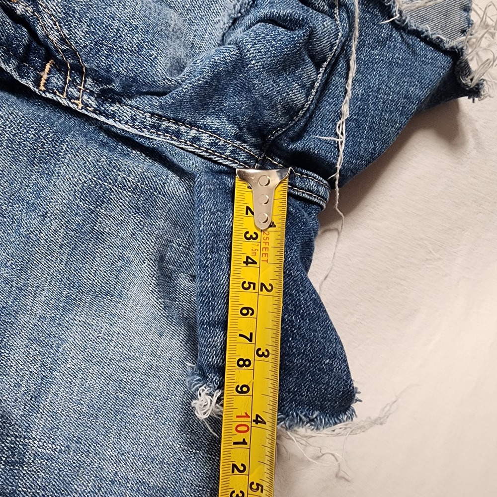 Gap Jeans Shorts Womens 26 / 2 R Denim 4" Short High Rise Cutoff Y2K Chic Boho - Picture 6 of 9